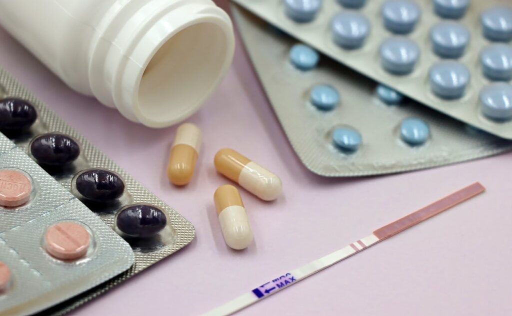 Metodo-Contraceptivo-Anel-Vaginal-Adesivo-Implante-Dra-Glamis-Amazonas-Ginecologista-Campinas-SP